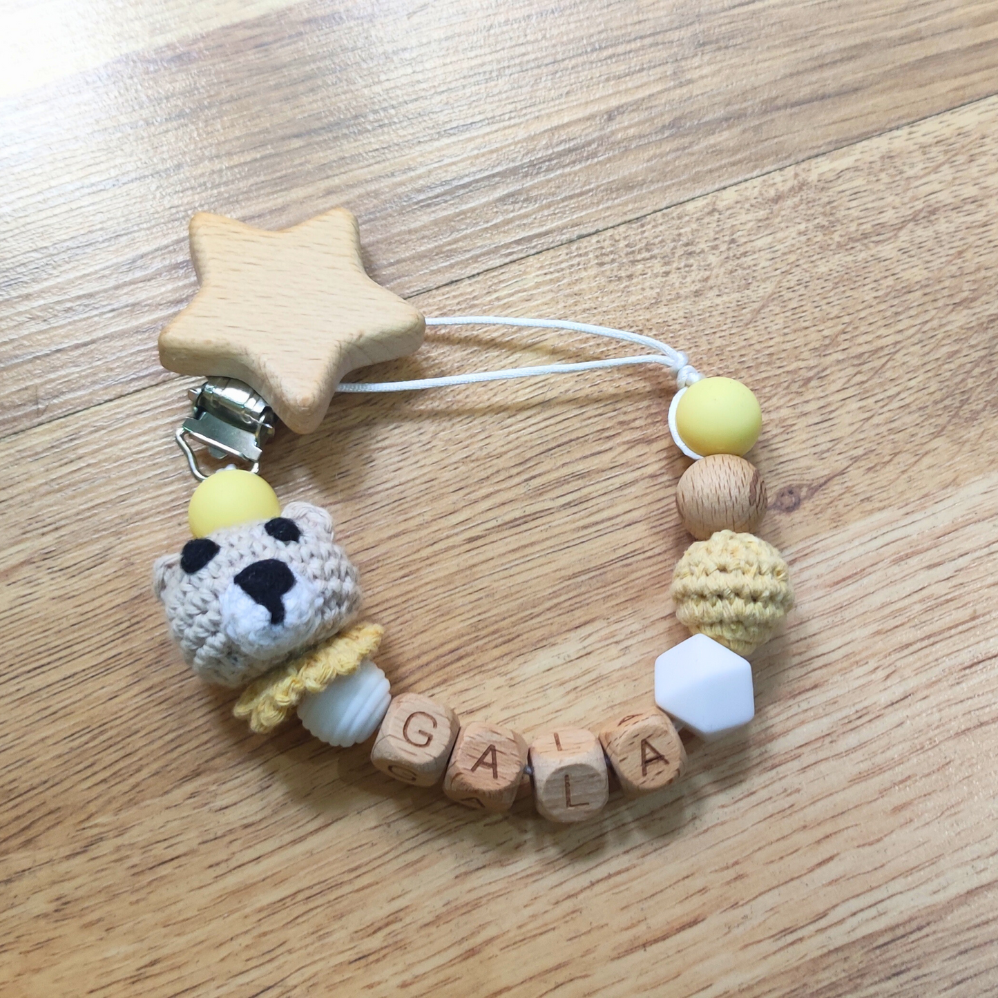 CHUPETERO OSITO BEIGE CROCHET