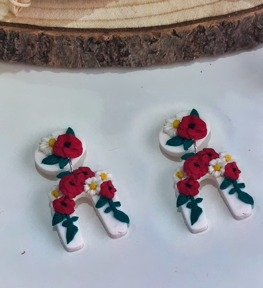 PENDIENTES HERRADURA DE MAYO