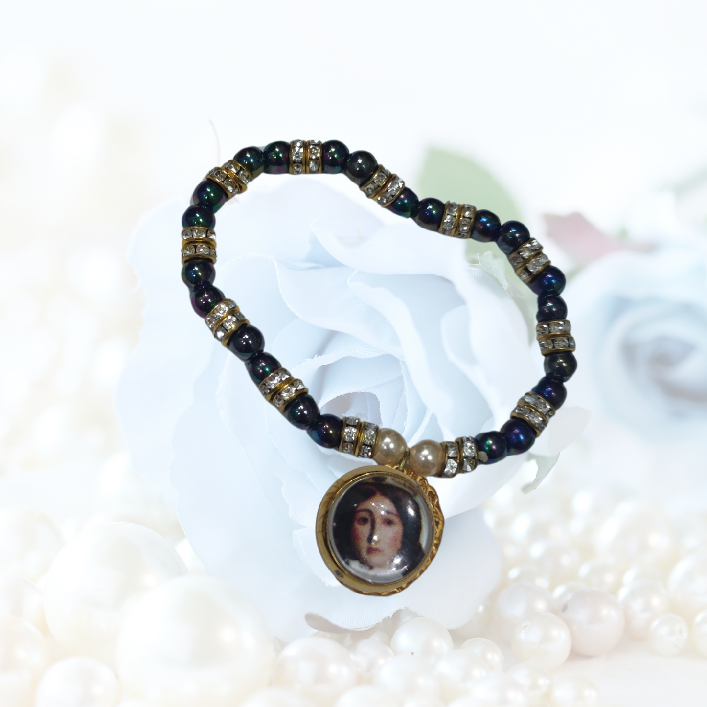PULSERA NEGRA Y DORADA