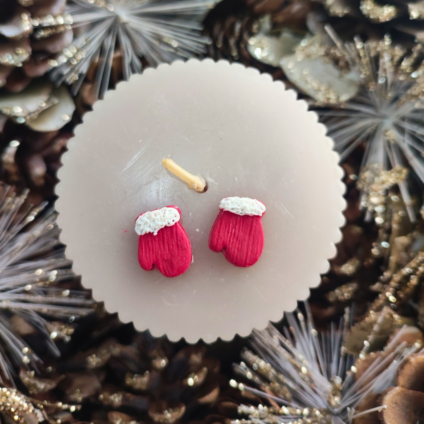 PENDIENTES MINI GUANTES
