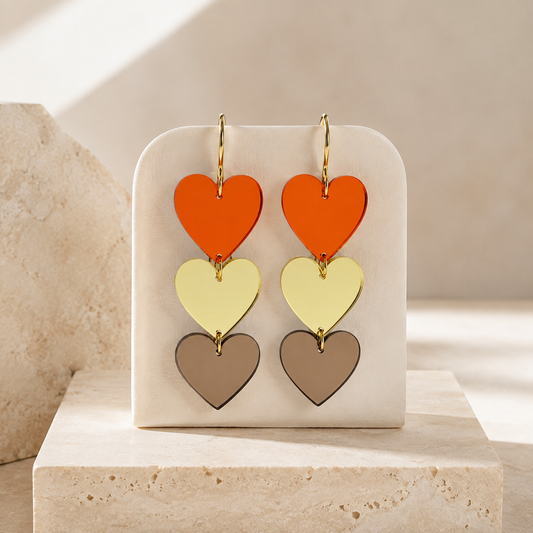 Pendientes trío de corazones en metacrilato espejo de BIMBELLA