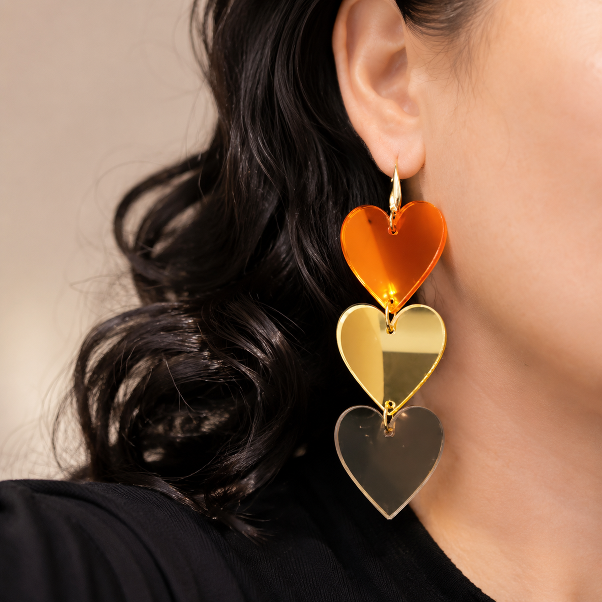 Pendientes largos de corazones en metacrilato espejo en dos tamaños