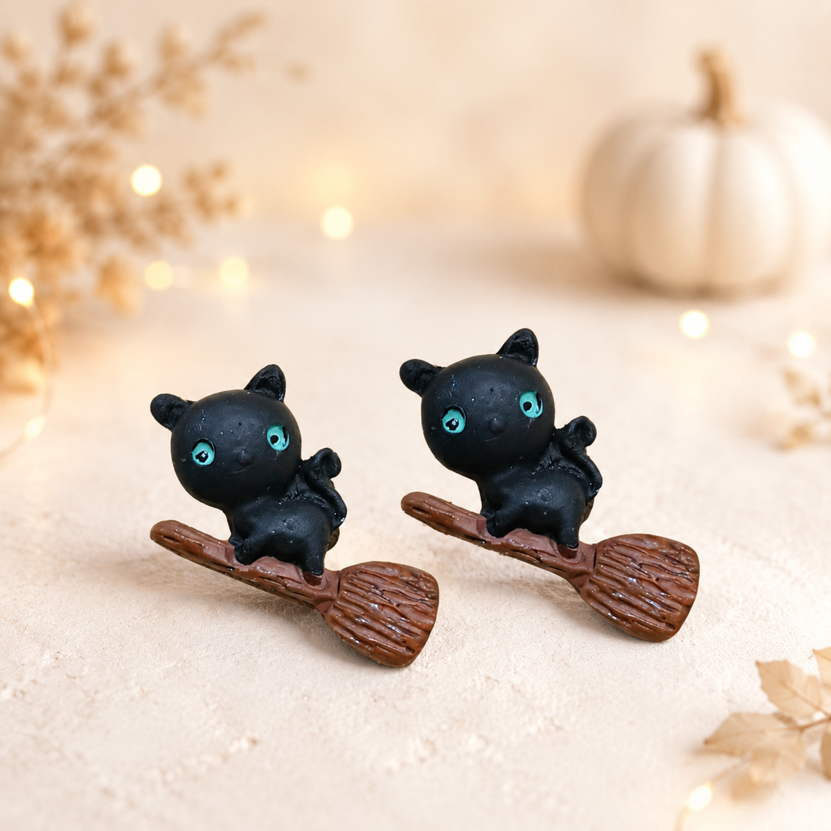 Pendientes Gato en Escoba