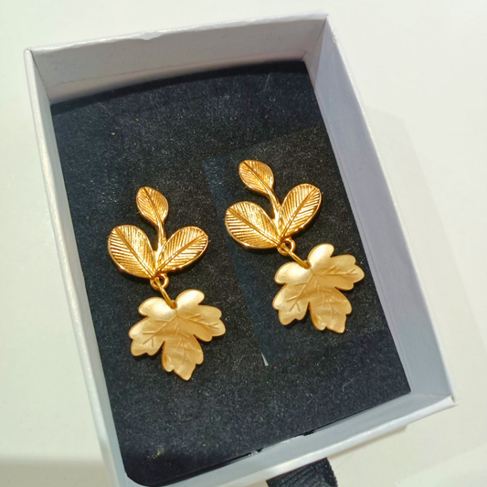 PENDIENTES HOJAS DORADAS