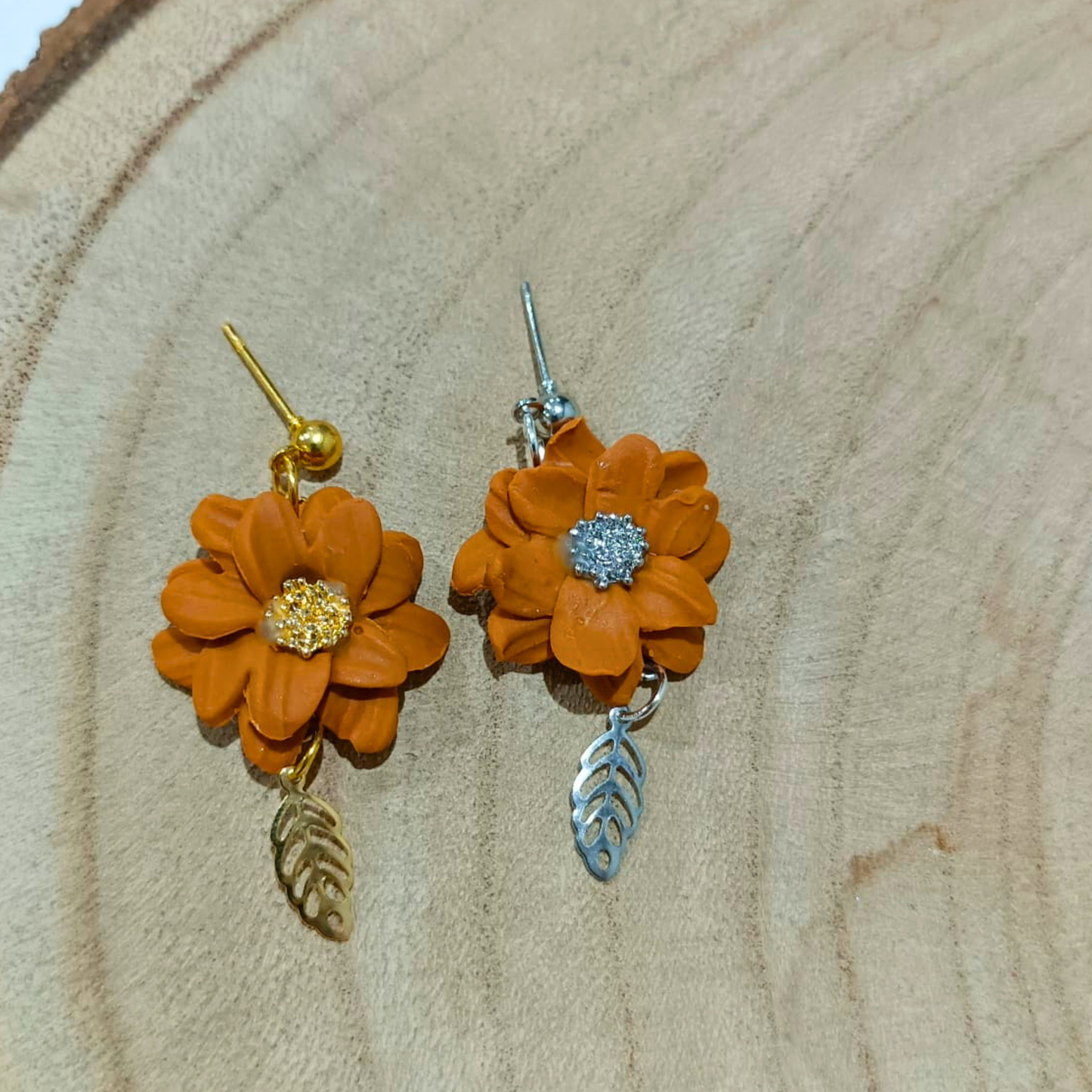 PENDIENTES FLOR HOJAS